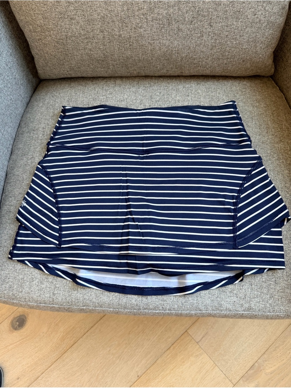 Athleta Navy & White Striped Tennis Skirt Size Small